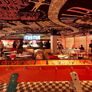 **** Hotel Mama Shelter France
